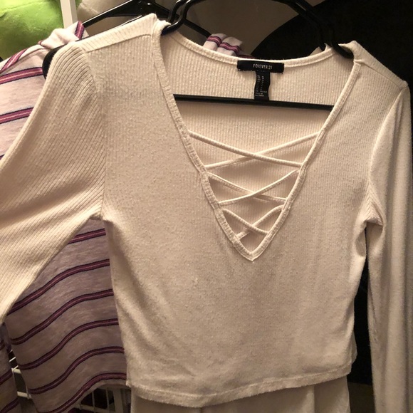 White lace front crop top❤️ - Picture 3 of 3